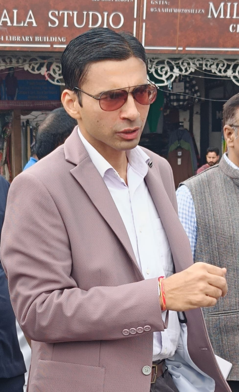 जिलाधिकारी सविन बंसल के दिशा निर्देशन पर  उपजिलाधिकारी सदर ने कृषि उत्पादन मंडी परिषद कार्यालय का किया औचक निरीक्षण