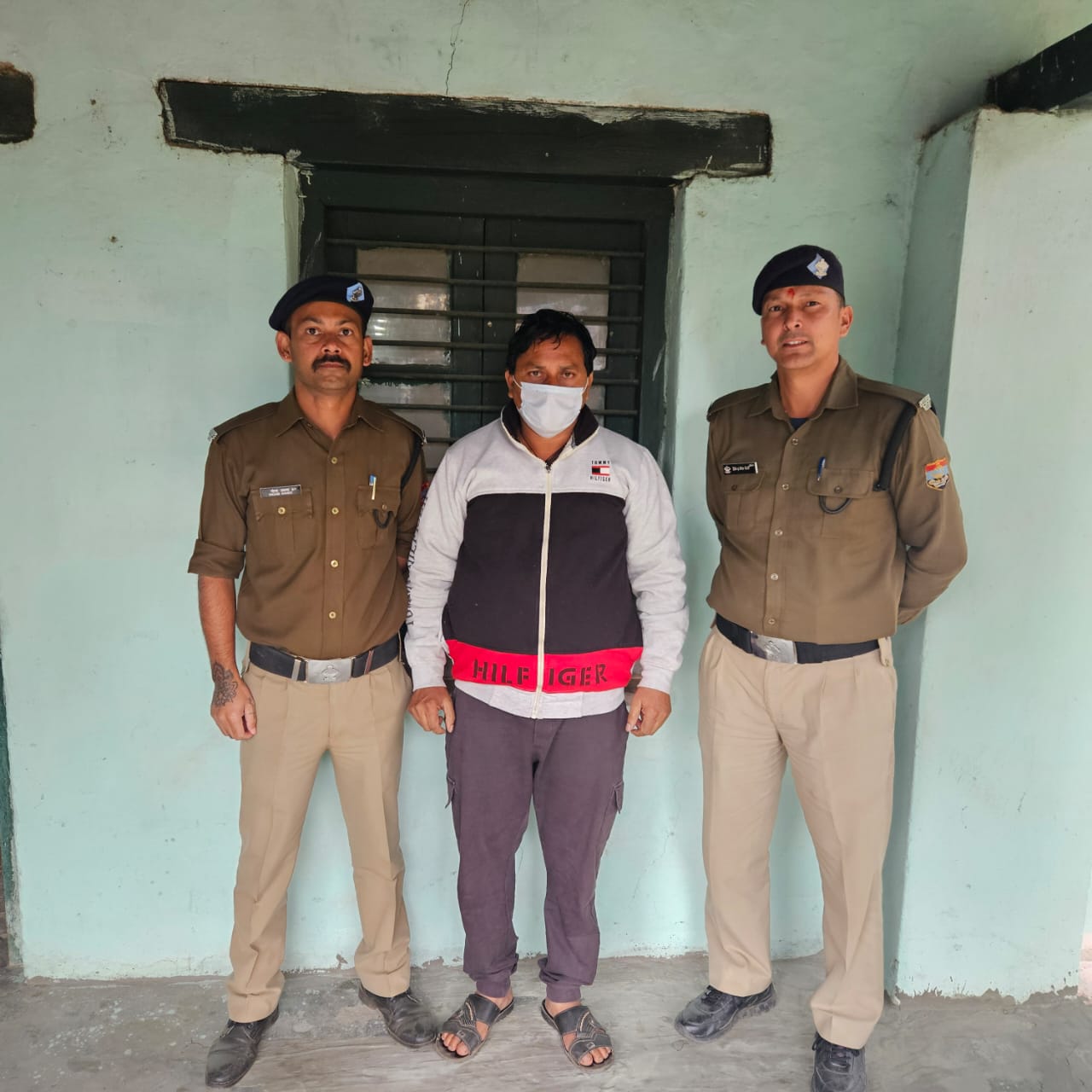 फोटो के साथ गाना एडिट कर साम्प्रदायिक सौहार्द बिगाड़ने वाले अभियुक्त को पौड़ी पुलिस ने किया गिरफ्तार..