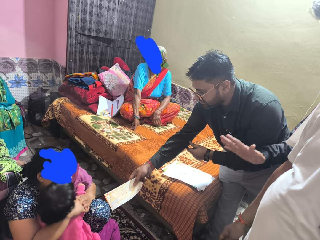 सल्ट क्षेत्र में वाहन दुर्घटना: मृतकों और घायलों के परिजनों को मुआवजा राशि वितरित