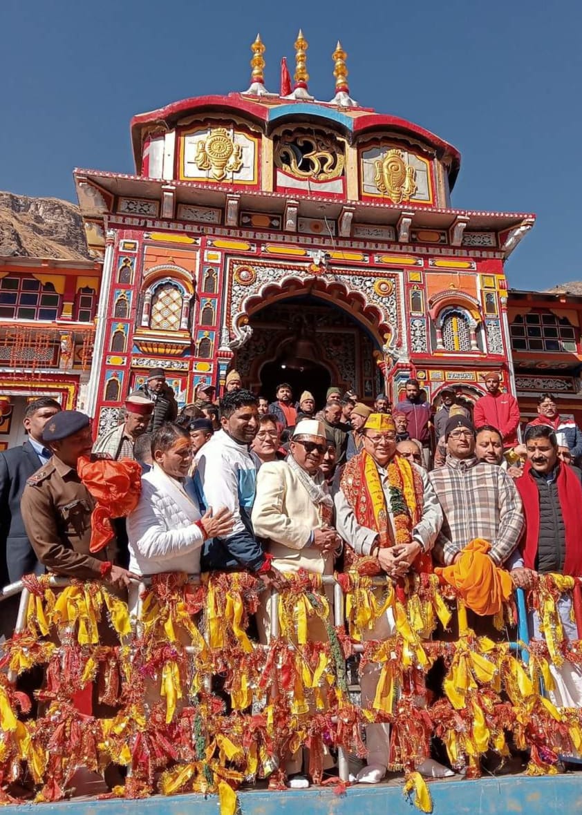मुख्यंमंत्री ने किए बद्रीनाथ जी के दर्शन, पूजा-अर्चना कर प्रदेशवासियों के सुख-समृद्धि की कामना की..