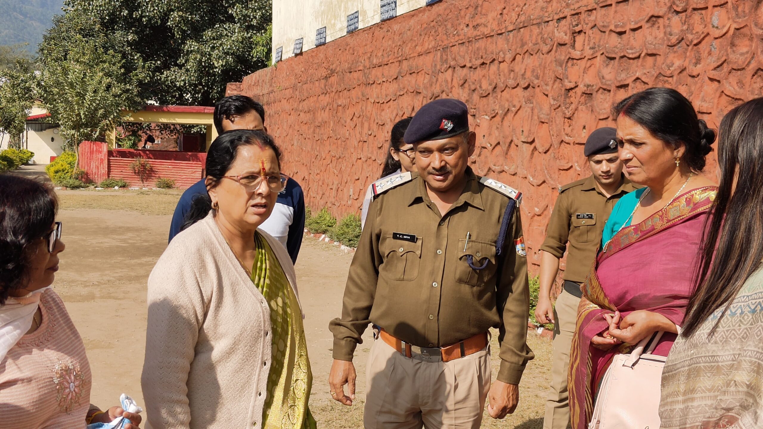 महिला आयोग की अध्यक्ष ने जिला कारागार चमोली का किया निरीक्षण, व्यवस्थाओं का लिया जायज़ा