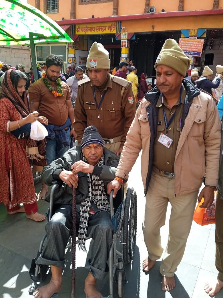 होमगार्ड के जवानों ने बद्रीनाथ धाम यात्रा में निभाई सराहनीय भूमिका, 849 श्रद्धालुओं को पहुंचाई मदद