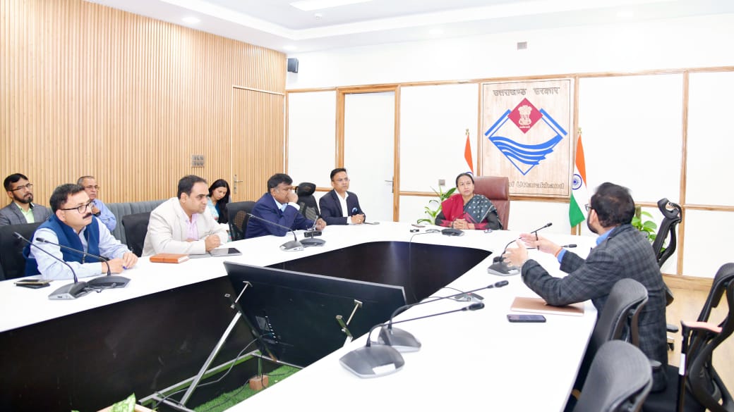 CS राधा रतूड़ी ने सचिव परिवहन को 175 बसों के खरीद के प्रस्ताव के निर्णय पर उचित स्तर पर आज ही वार्ता हेतु निर्देश दिए..