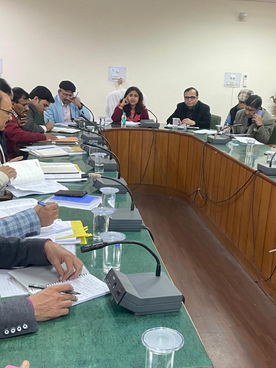 महानिदेशक झरना कमठान की अध्यक्षता में विद्यालयी शिक्षा एवं समग्र शिक्षा की समीक्षा बैठक आहूत की गयी