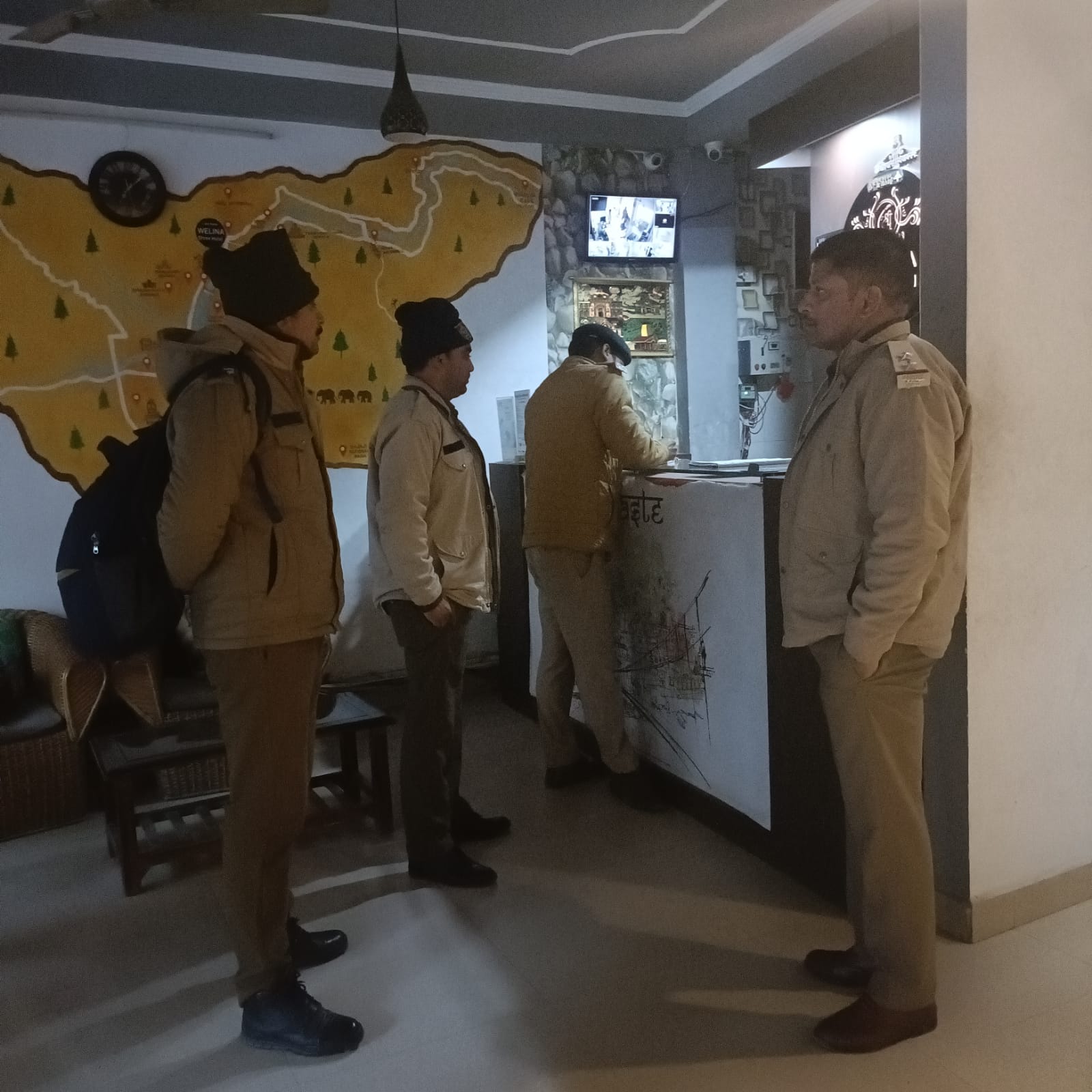 बाहरी व्यक्तियों के सत्यापन पर कार्रवाई: टिहरी पुलिस ने 68 मकान मालिकों पर लगाया 6.8 लाख का चालान..
