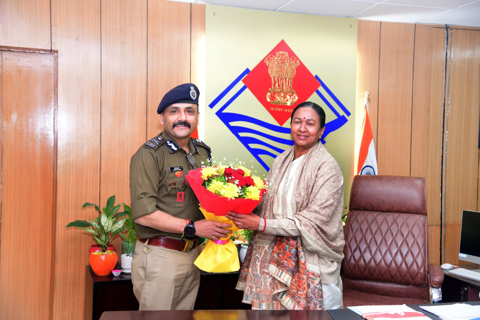 मुख्य सचिव राधा रतूड़ी ने पुलिस महानिदेशक अभिनव कुमार ने की शिष्टाचार भेंट