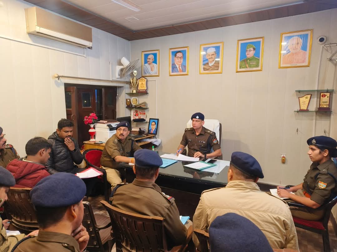 एसएसपी मणिकांत मिश्रा द्वारा किया गया कोतवाली किच्छा का औचक निरीक्षण..