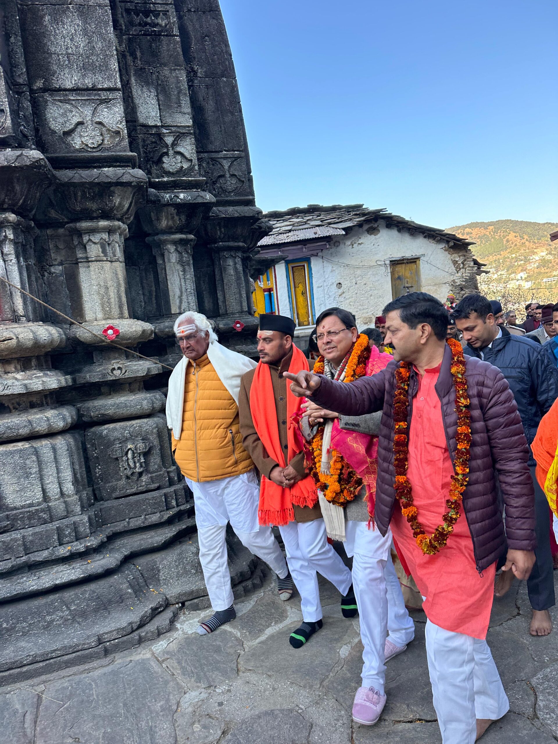 मुख्यमंत्री पुष्कर सिंह धामी ने श्री ओंकारेश्वर मंदिर उखीमठ स्थित कोठा भवन जीर्णोद्धार कार्यो का किया निरीक्षण  