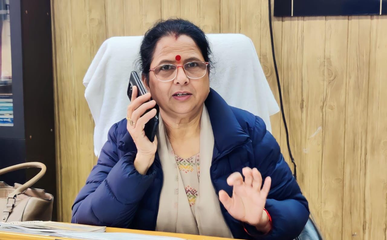 धर्म छिपा कर की हिंदू युवती से शादी के मामले पर महिला आयोग की अध्यक्ष ने दिखाई सख्ताई, सभी आरोपियों के विरुद्ध कड़ी कार्रवाई के निर्देश