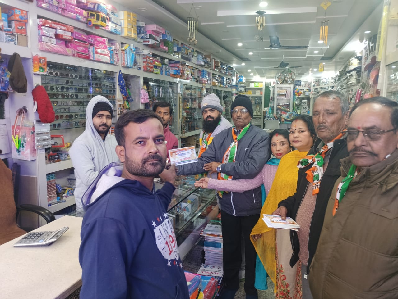 नगर निकाय चुनाव: लालकुआँ में कांग्रेस का जनसंपर्क अभियान तेज, डॉ. अस्मिता मिश्रा को समर्थन की अपील