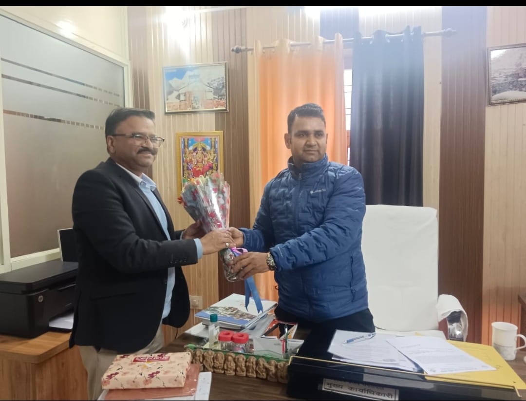 श्री बदरीनाथ – केदारनाथ मंदिर समिति तथा एसबीआई क्षेत्रीय प्रबंधक की बैठक में कर्मचारियों के सैलरी एकाउंट बैनिफिट तथा स्टेट गवर्नमेंट सैलरी पैकेज पर चर्चा