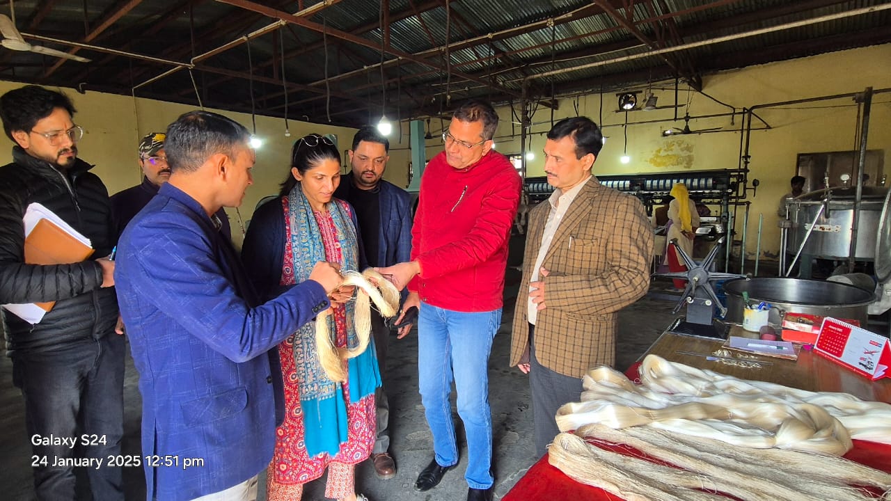 रेशम फेडरेशन के उत्पादों की गुणवत्ता में सुधार की योजना, बाजार की मांग के अनुसार होंगे बदलाव..