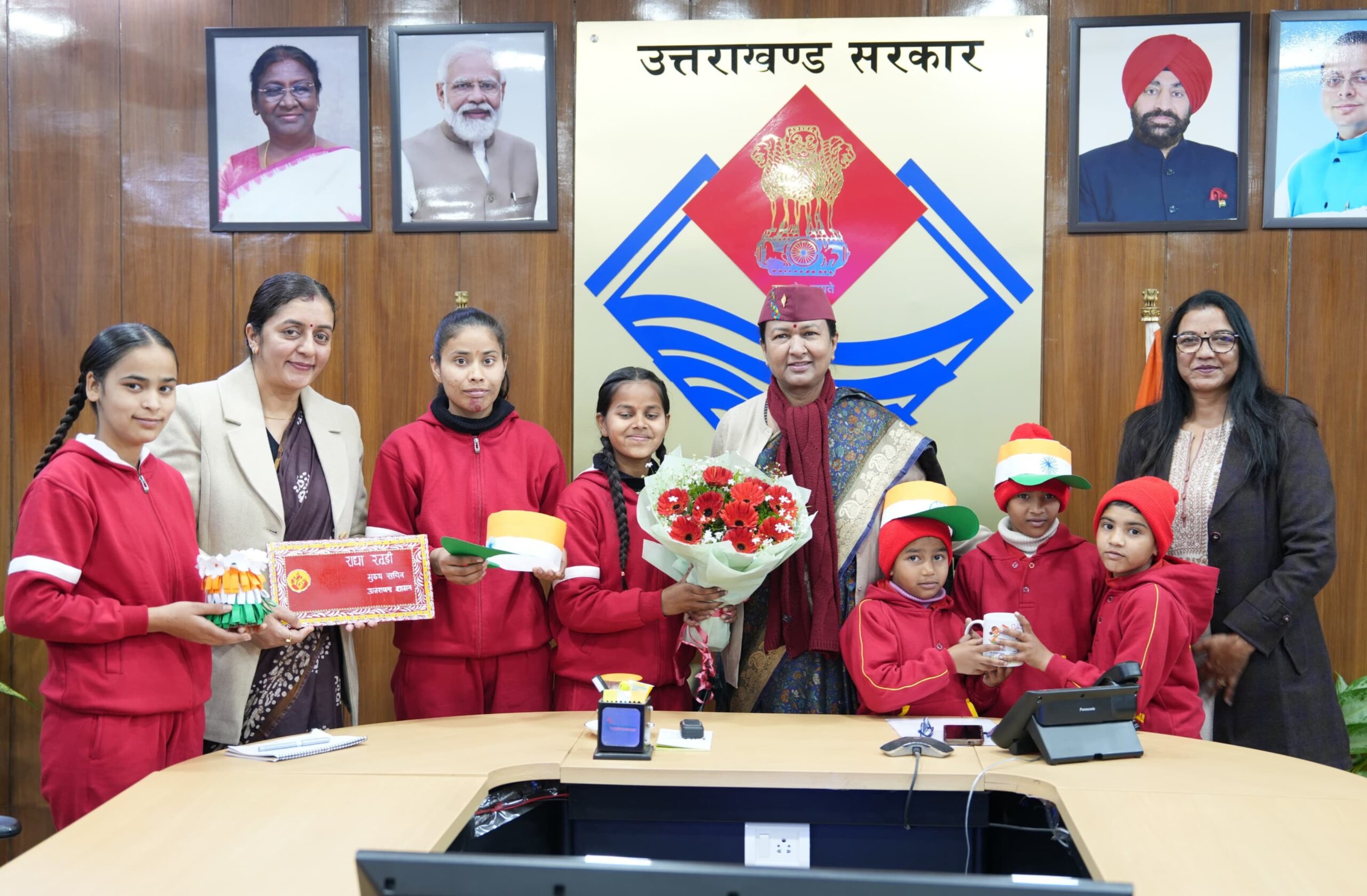 बालिका निकेतन, जिला शरणालय तथा शिशुसदन की बालिकाओं ने मुख्य सचिव राधा रतूड़ी से मुलाकात की   