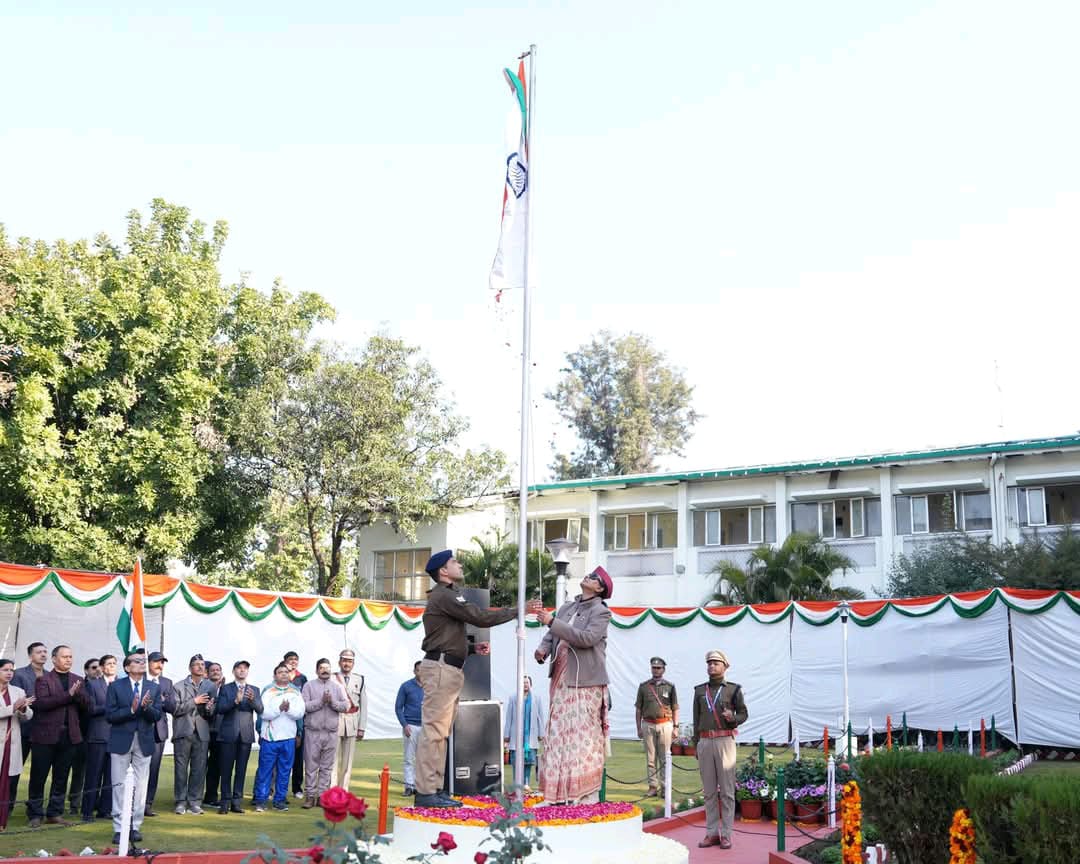 गणतंत्र दिवस पर CS राधा रतूड़ी ने राष्ट्रीय ध्वज फहराया, समानता और महिला सशक्तिकरण पर दिया जोर..