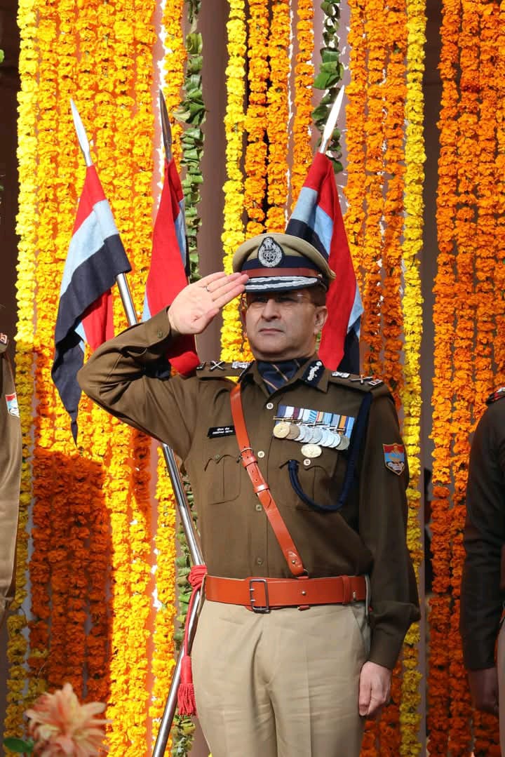 गणतंत्र दिवस 2025: पुलिस मुख्यालय देहरादून में आयोजित कार्यक्रम में ध्वजारोहण और सम्मान समारोह..