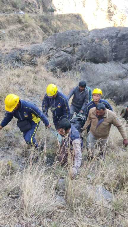 जोशीमठ में स्कूटी दुर्घटनाग्रस्त , SDRF ने चलाया रेस्क्यू ऑपरेशन