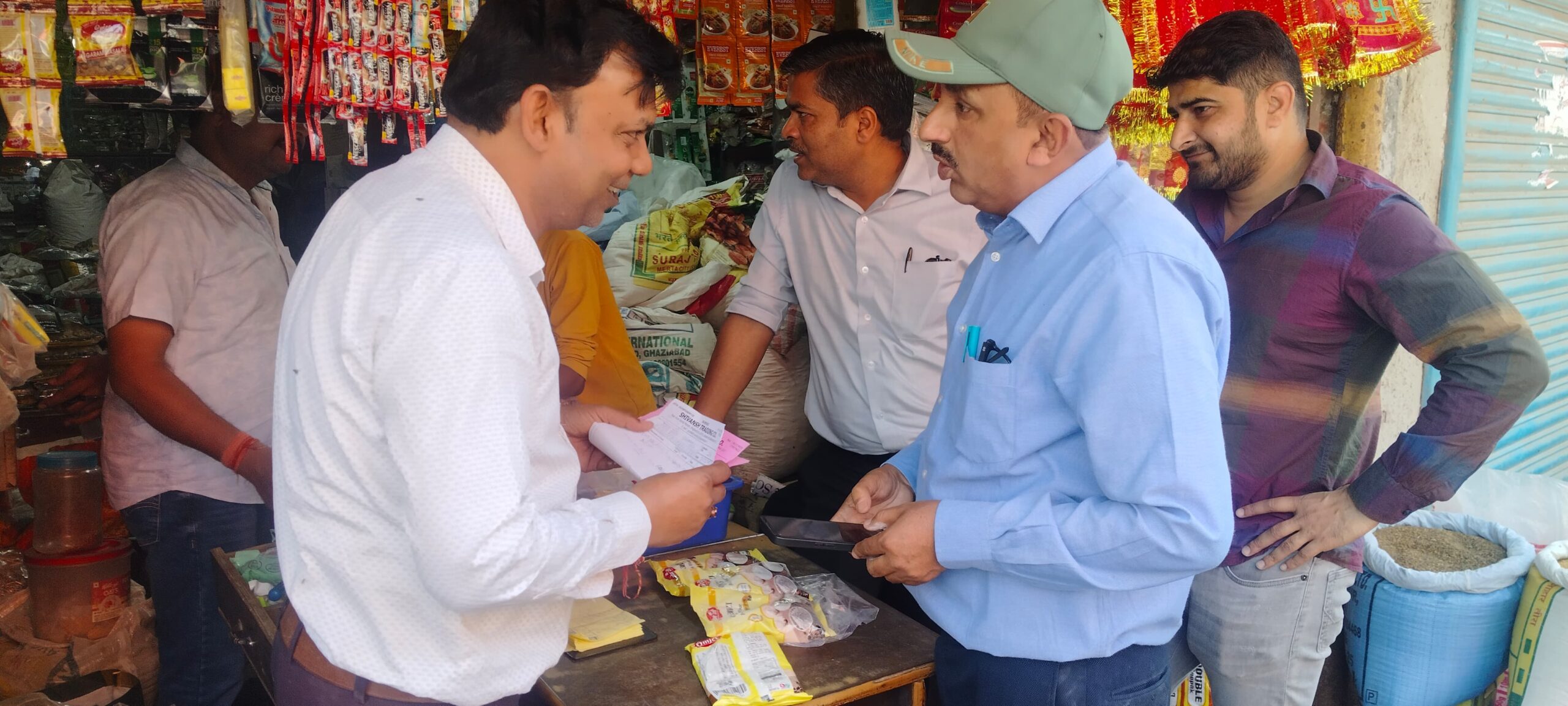 सीएम धामी के कड़े निर्देश, बख्शे नहीं जाएंगे मिलावटखोर, जांच समिति का गठन, तीन दिन में रिपोर्ट देगी समिति