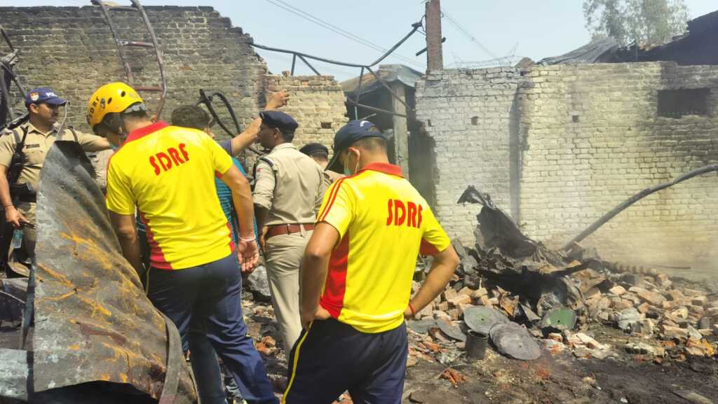 हरिद्वार: इब्राहिमपुर स्थित कैमिकल फैक्ट्री में भीषण आग, SDRF ने बरामद किया एक और शव