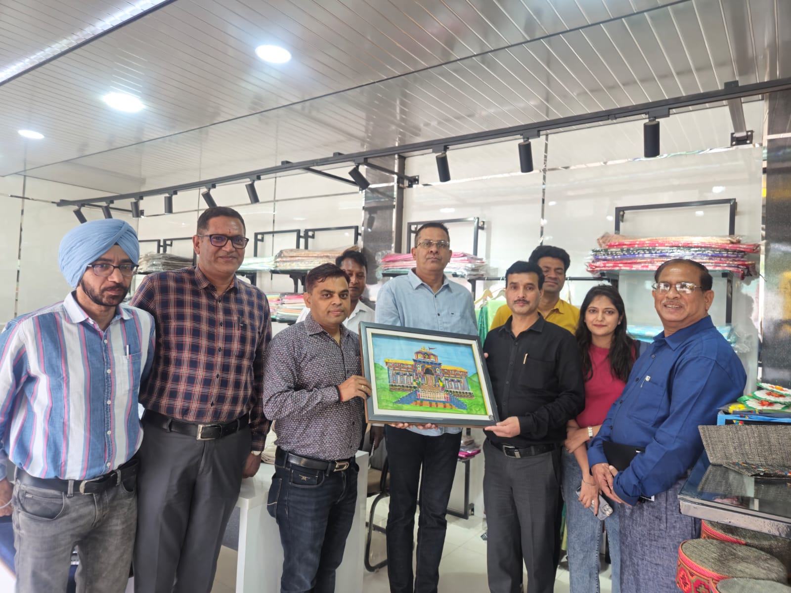 उत्तराखंड रेशम फेडरेशन के मॉडल का अध्ययन करने देहरादून पहुंचा उत्तर प्रदेश का सात सदस्यीय दल