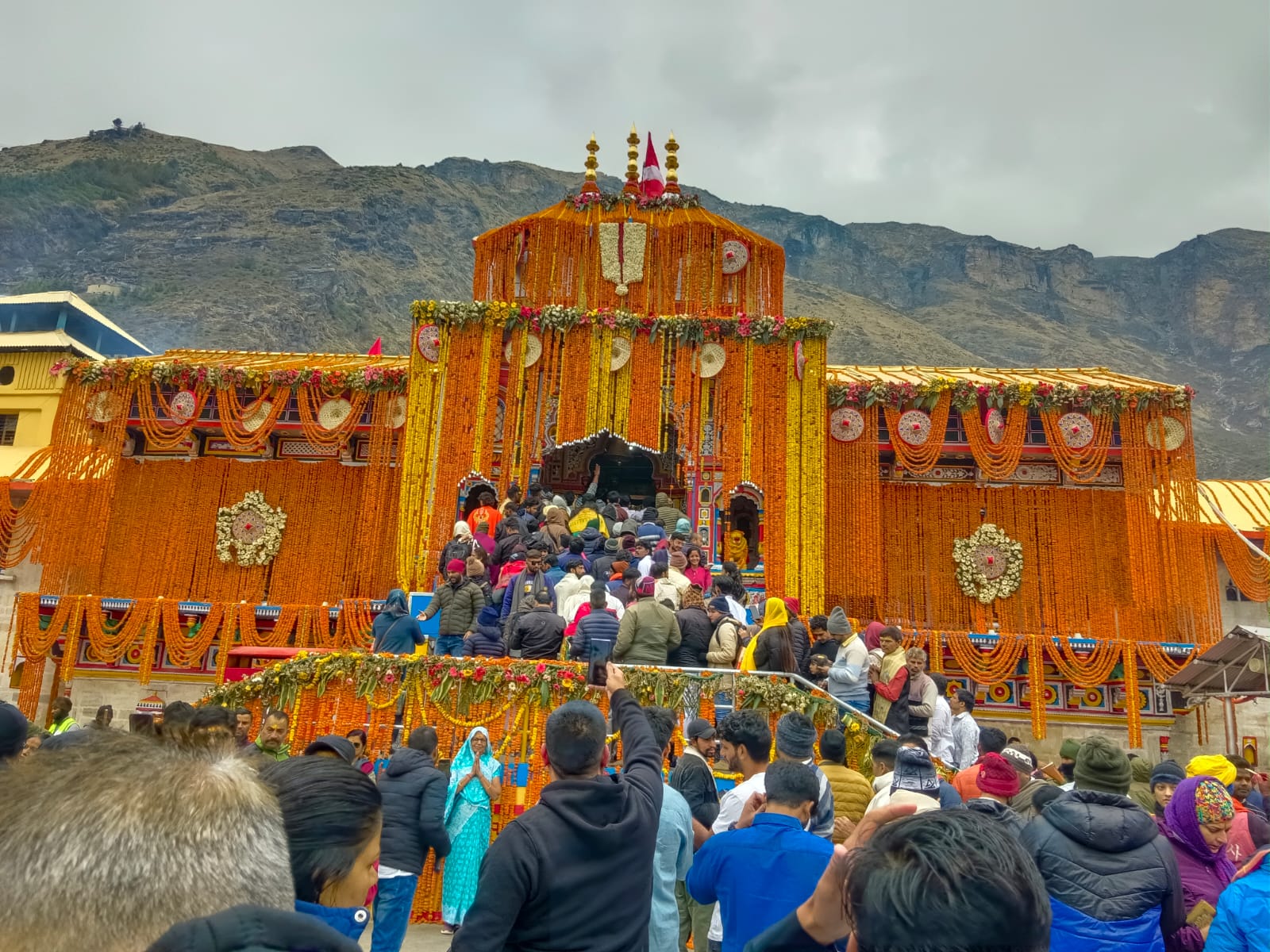 बदरीनाथ-केदारनाथ यात्रा सुचारू रूप से जारी, तीर्थयात्रियों की सुरक्षा के लिए पुख्ता इंतजाम: बीकेटीसी अध्यक्ष हेमंत द्विवेदी