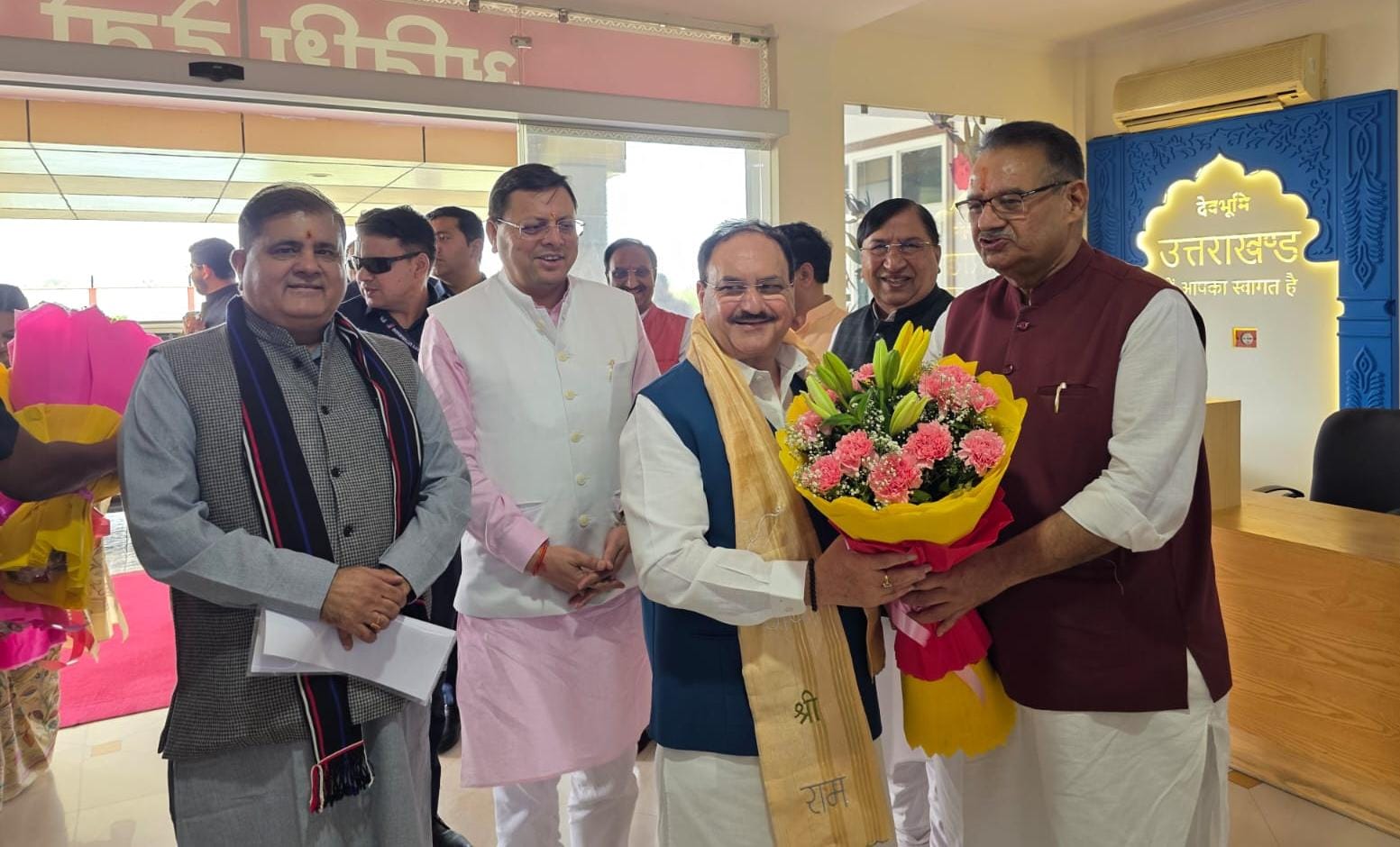 भाजपा के राष्ट्रीय अध्यक्ष जे.पी. नड्डा के देवभूमि आगमन पर कैबिनेट मंत्री गणेश जोशी ने किया भव्य स्वागत