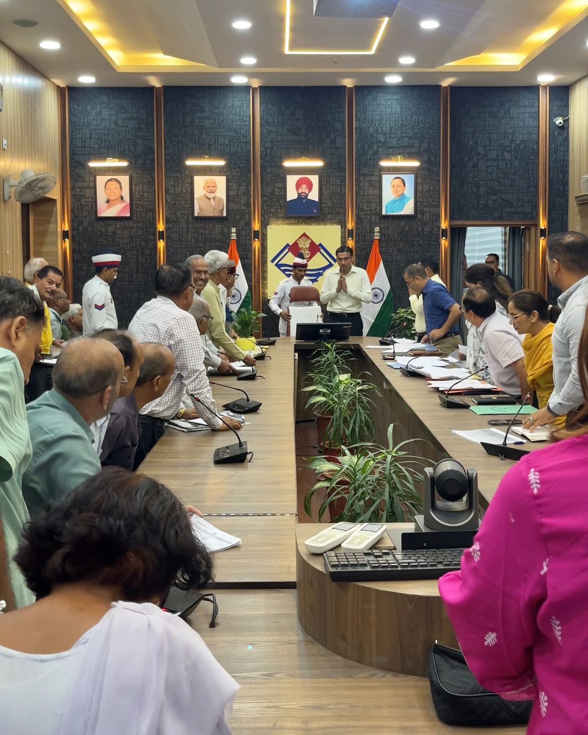 स्वतंत्रता संग्राम सेनानियों के उत्तराधिकारियों को बड़ी सौगातें, डीएम सविन बंसल ने मौके पर ही दिए कई निर्णय