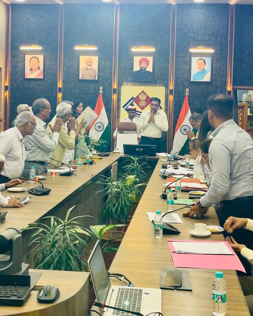 स्वतंत्रता संग्राम सेनानी सदन निर्माण में आ रही बाधा पर डीएम का सख्त रुख, वन निगम की ढिलाई पर कार्रवाई