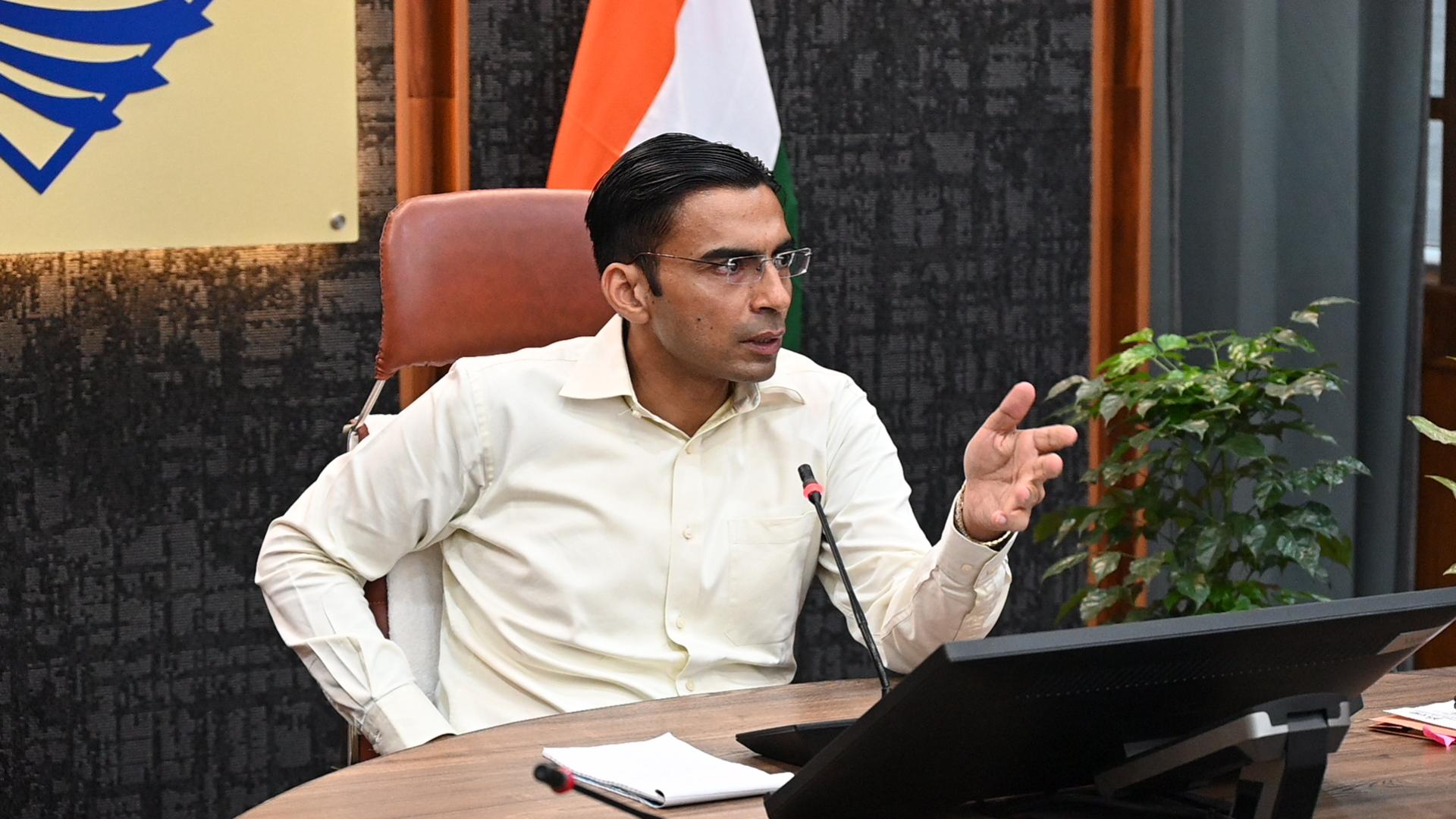 बेटी बचाओ-बेटी पढ़ाओ योजना के प्रभावी क्रियान्वयन को लेकर डीएम सविन बंसल का निर्देश: अधिक बेटियों तक पहुंचे लाभ