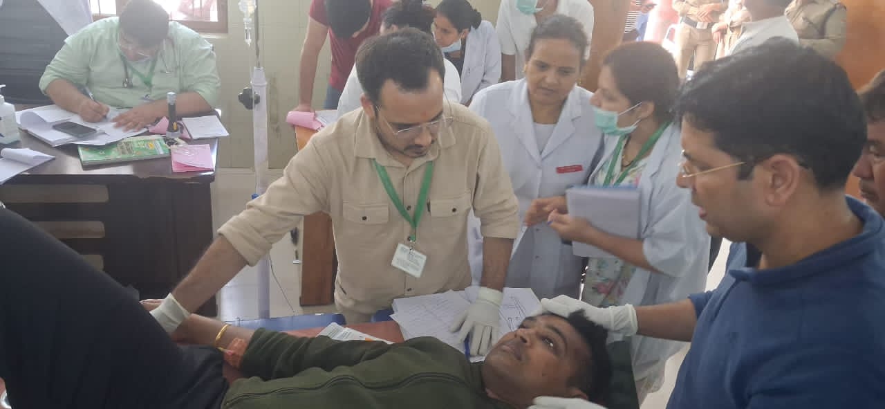 धराली आपदा: अलर्ट मोड में स्वास्थ्य विभाग, मुख्यमंत्री के निर्देश पर स्वास्थ्य सचिव ने किया अस्पतालों का निरीक्षण