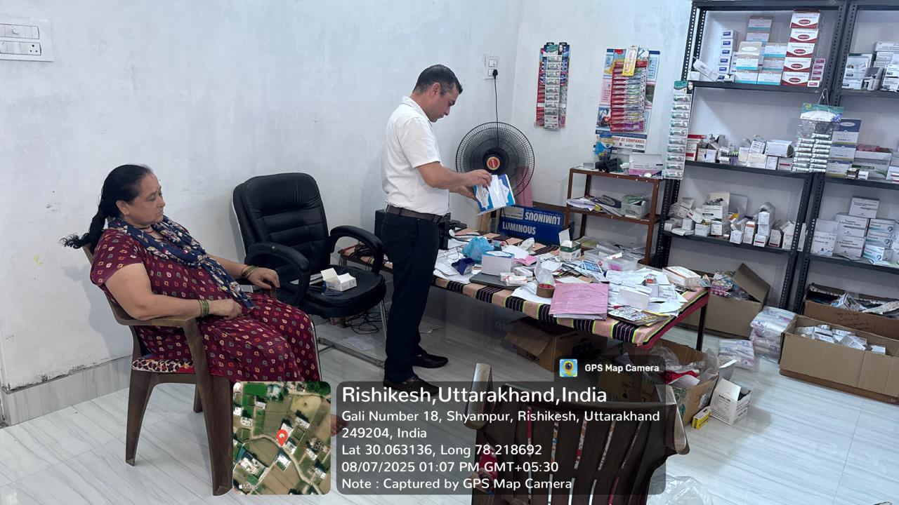 ऋषिकेश और हरिद्वार के औषधि विक्रेताओं पर एफडीए की छापेमारी, गंभीर अनियमितताएं उजागर