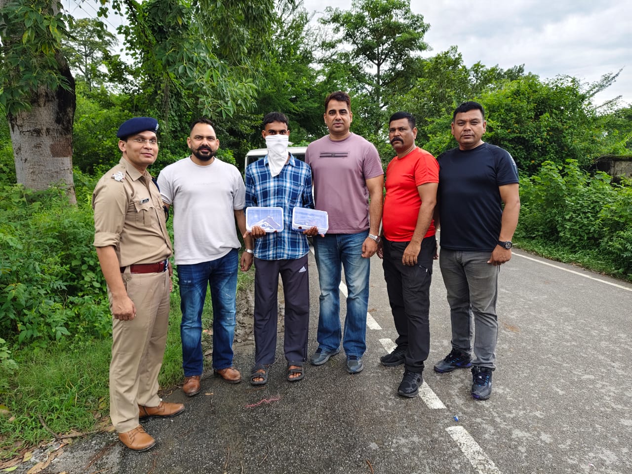 उत्तराखण्ड पुलिस मुख्यालय द्वारा अवैध हथियारों के विरुद्ध चलाये जा रहे अभियान के तहत की गयी है गिरफ्तारी