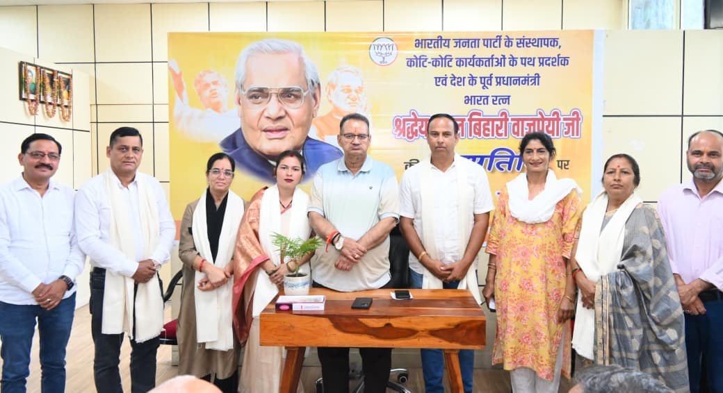 मसूरी विधानसभा क्षेत्र के नव निर्वाचित प्रधानों का मंत्री गणेश जोशी ने किया सम्मान