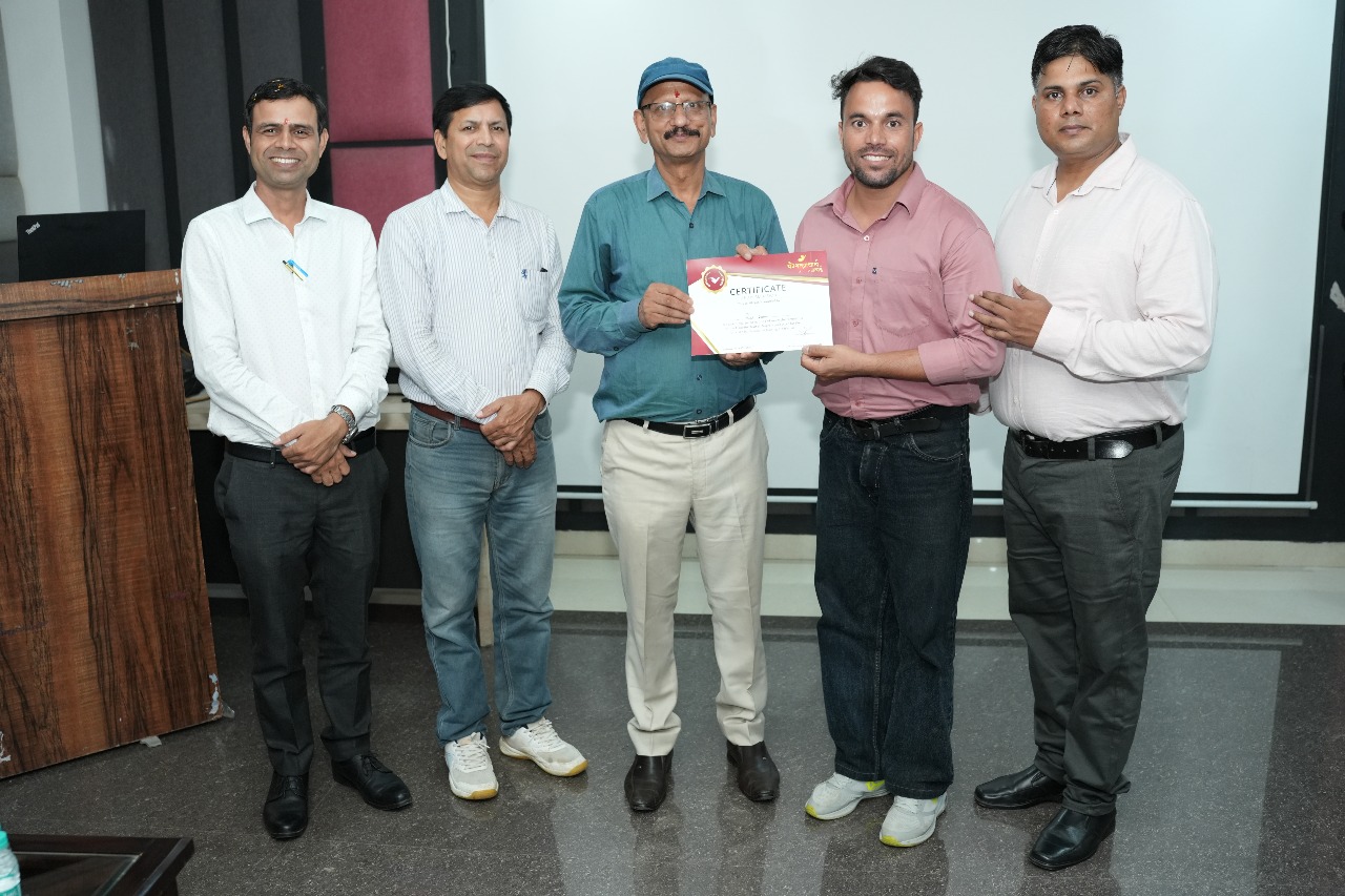 समग्र शिक्षा के अंतर्गत व्यावसायिक प्रशिक्षकों का पाँच दिवसीय प्रशिक्षण शिविर संपन्न