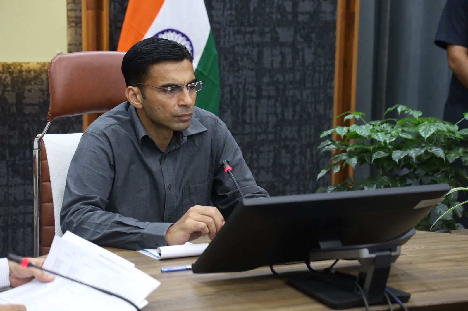 सीएम हेल्पलाइन पर लापरवाही बर्दाश्त नहीं: डीएम