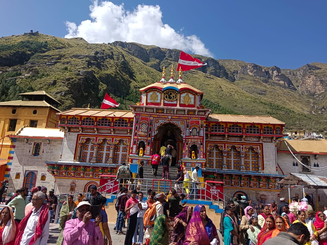 बदरीनाथ धाम के कपाट बंद होने की तिथि विजय दशमी को होगी तय