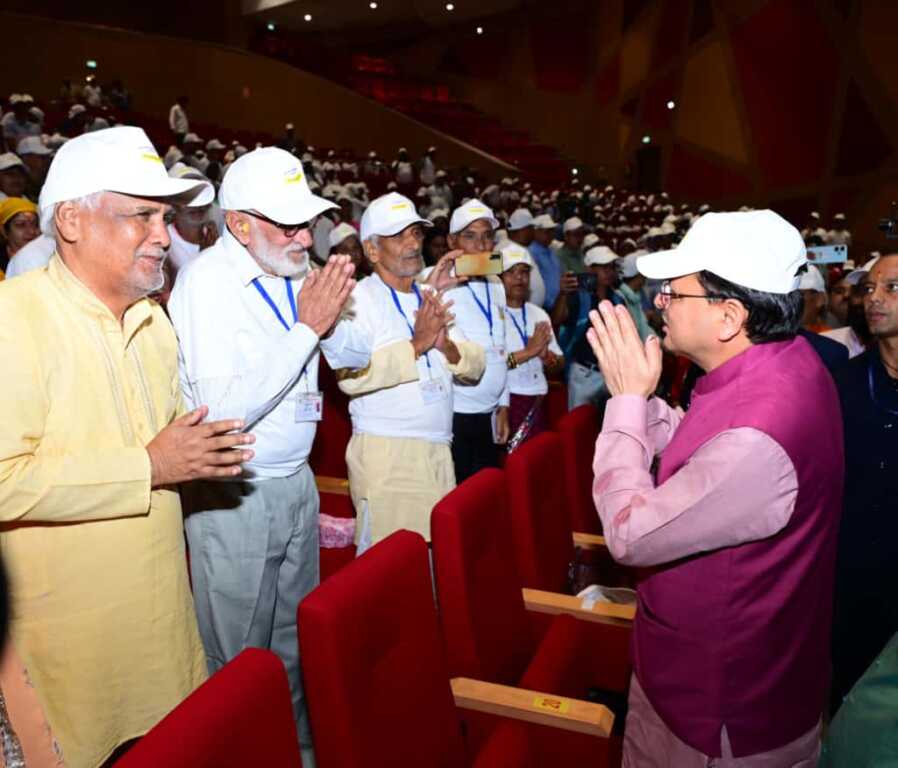 सीएम धामी की घोषणा: रुद्रपुर में बनेगा मॉडल वृद्धाश्रम, तैयार होंगे 150 मास्टर ट्रेनर और केयर गिवर