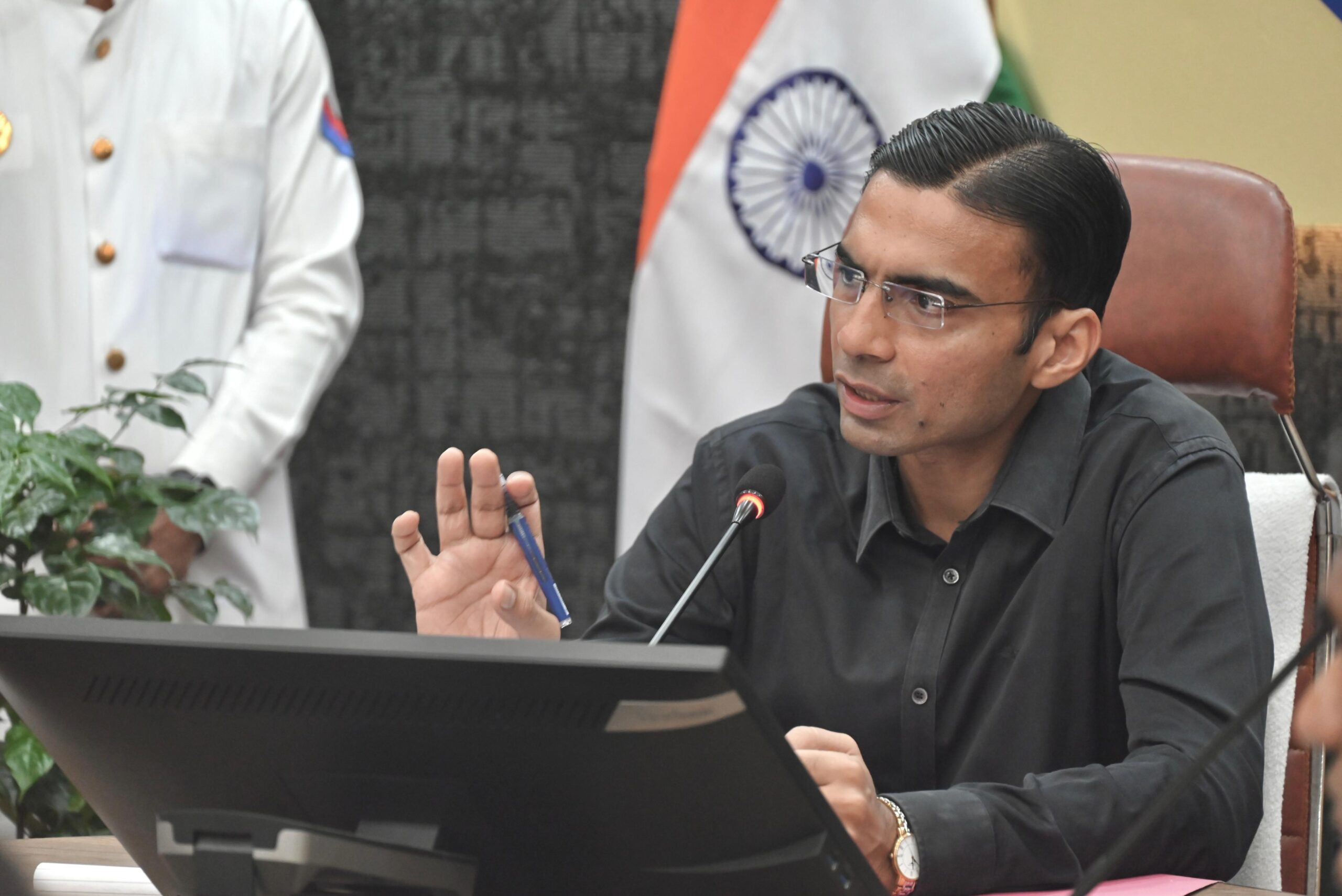 देहरादून में “ड्रग्स फ्री देवभूमि” मिशन की शुरुआत – जिला प्रशासन ने कसी कमर, नशा बेचने वालों पर सख्त कार्रवाई होगी