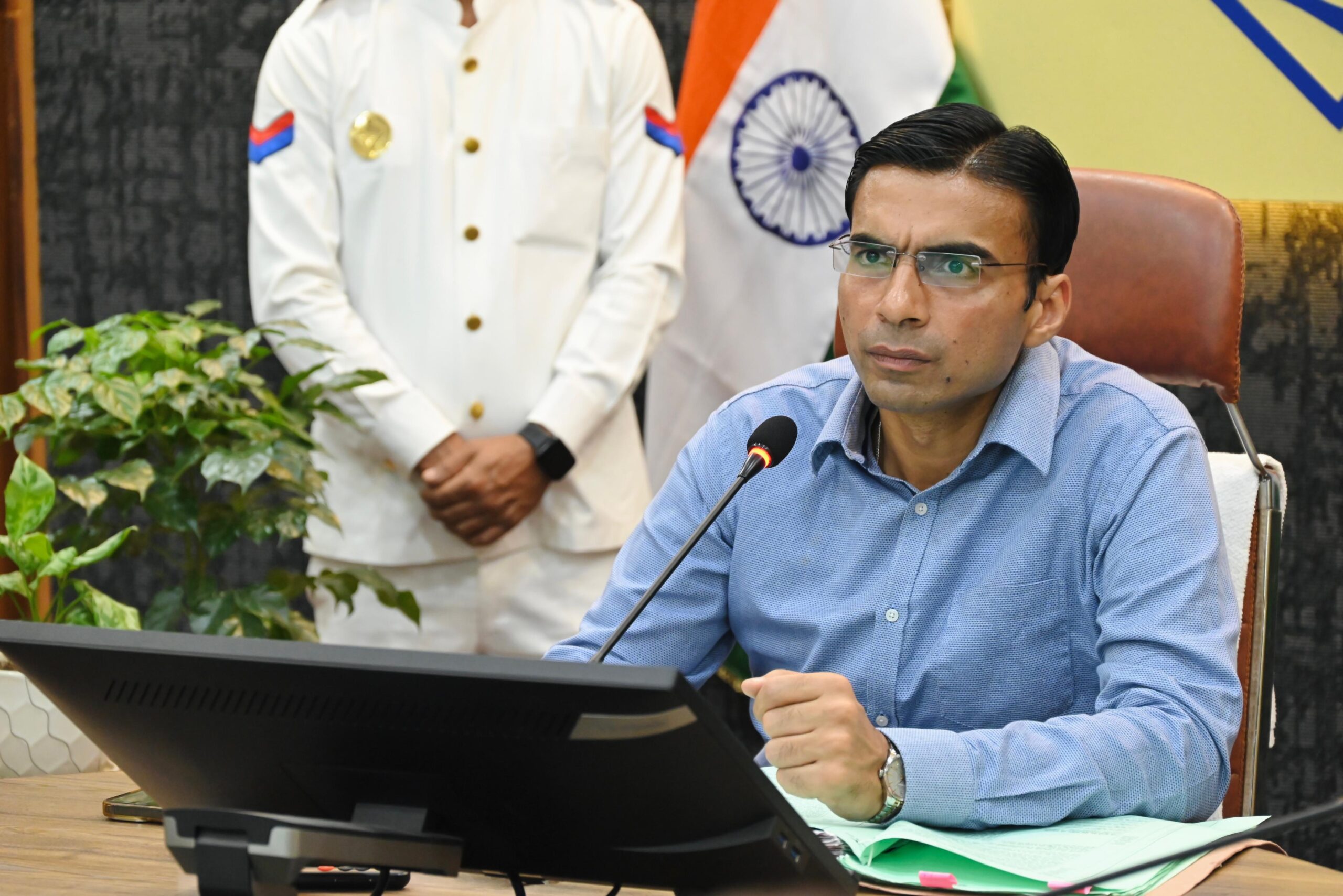देहरादून में सड़क खुदाई पर प्रशासन की सख्ती, रात में ही मिलेगी अनुमति; डीएम ने जारी किए निर्देश