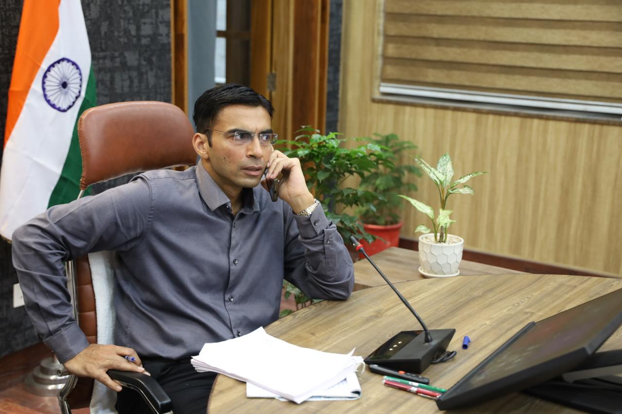 दौड़ने लगी ‘सखी कैब’; जिला प्रशासन की ऑटोमेटेड पार्किंग अब सुविधाओं से लैस