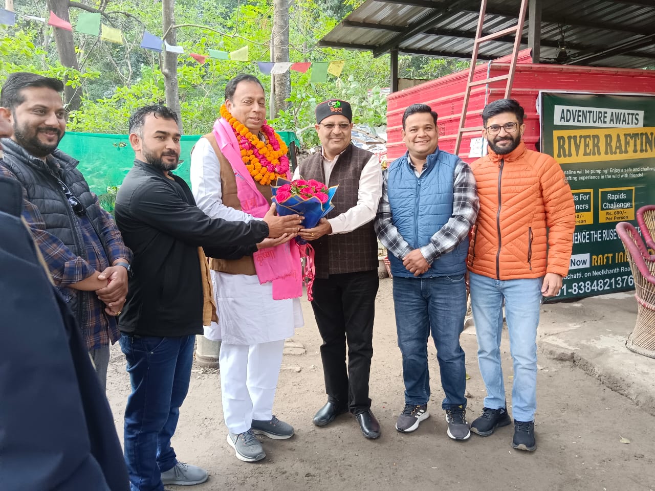 बीकेटीसी अध्यक्ष हेमंत द्विवेदी ने जन्मदिन पैतृक गांव में मनाने का संदेश दिया