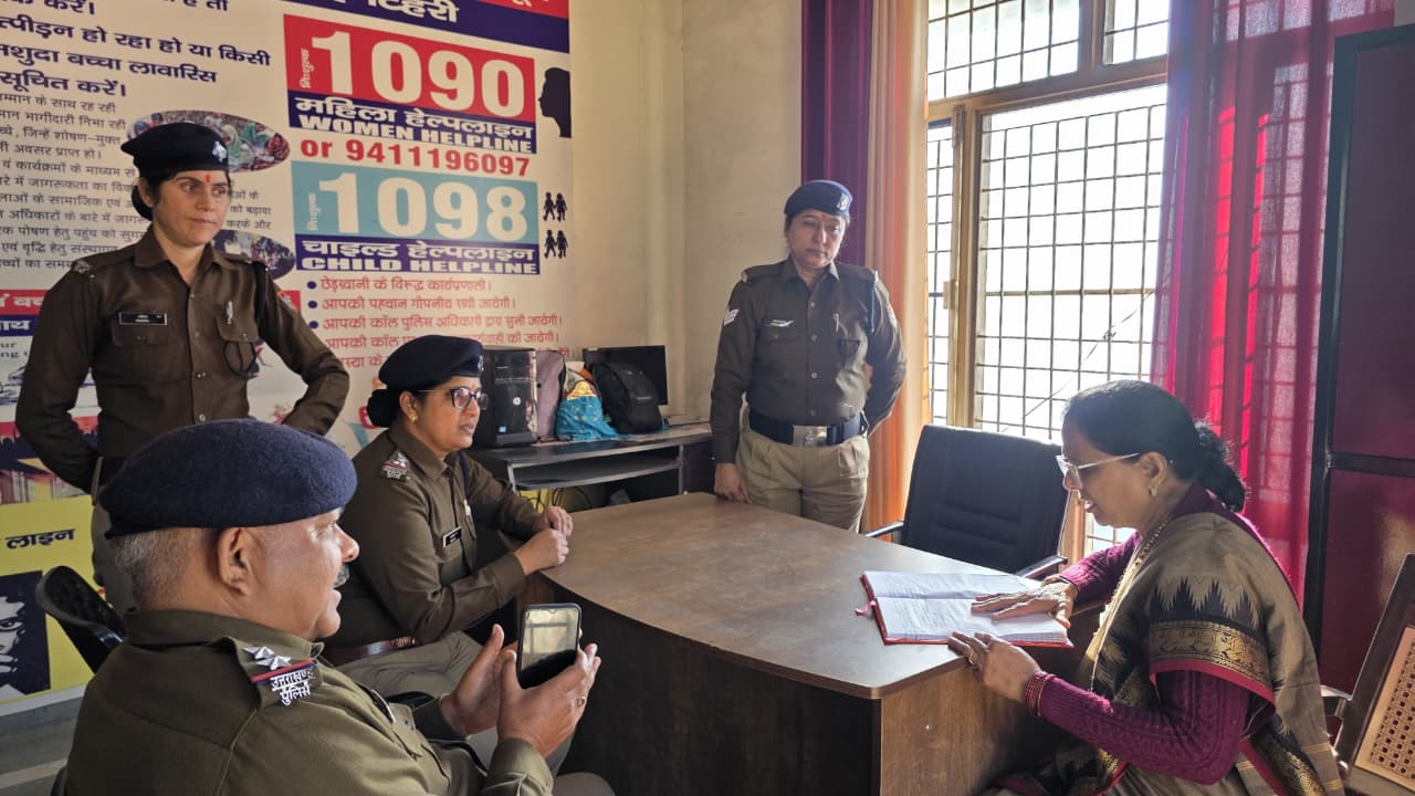 20 नवम्बर 2025 नरेंद्र नगर थाने का राज्य महिला आयोग की अध्यक्ष द्वारा औचक निरीक्षण