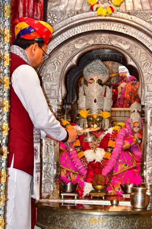 मुख्यमंत्री पुष्कर सिंह धामी ने तीर्थराज पुष्कर स्थित ब्रह्मा मंदिर में की पूजा-अर्चना