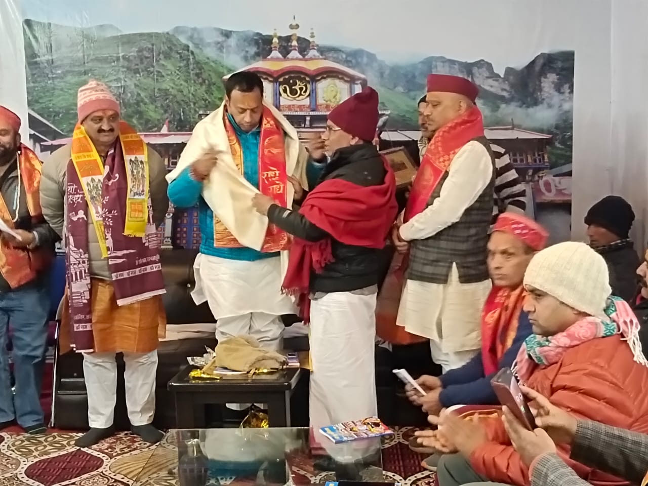 डिमरी धार्मिक केंद्रीय पंचायत ने बीकेटीसी अध्यक्ष हेमंत द्विवेदी और पदाधिकारियो