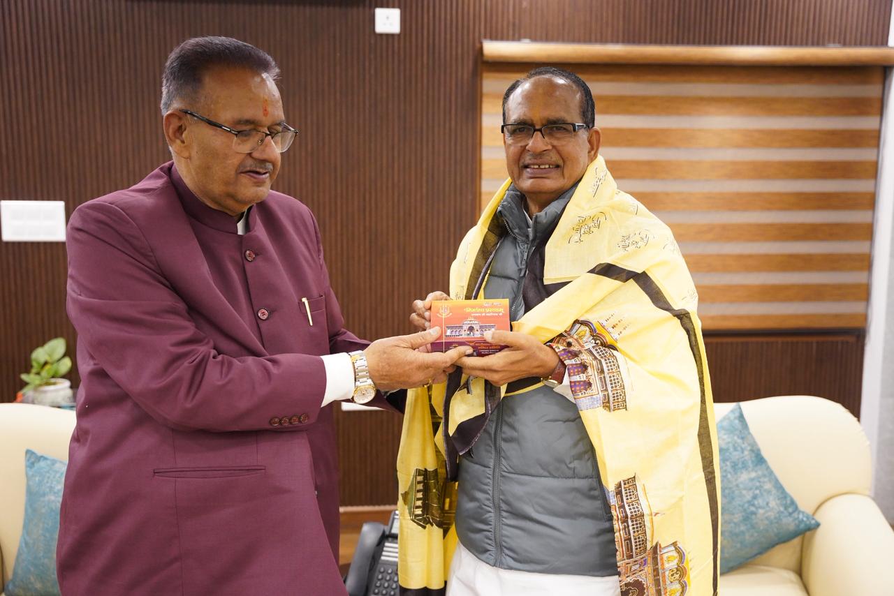 केंद्रीय कृषि एवं ग्रामीण विकास मंत्री शिवराज सिंह चौहान से मुलाकात करते हुए प्रदेश के कृषि मंत्री गणेश जोशी