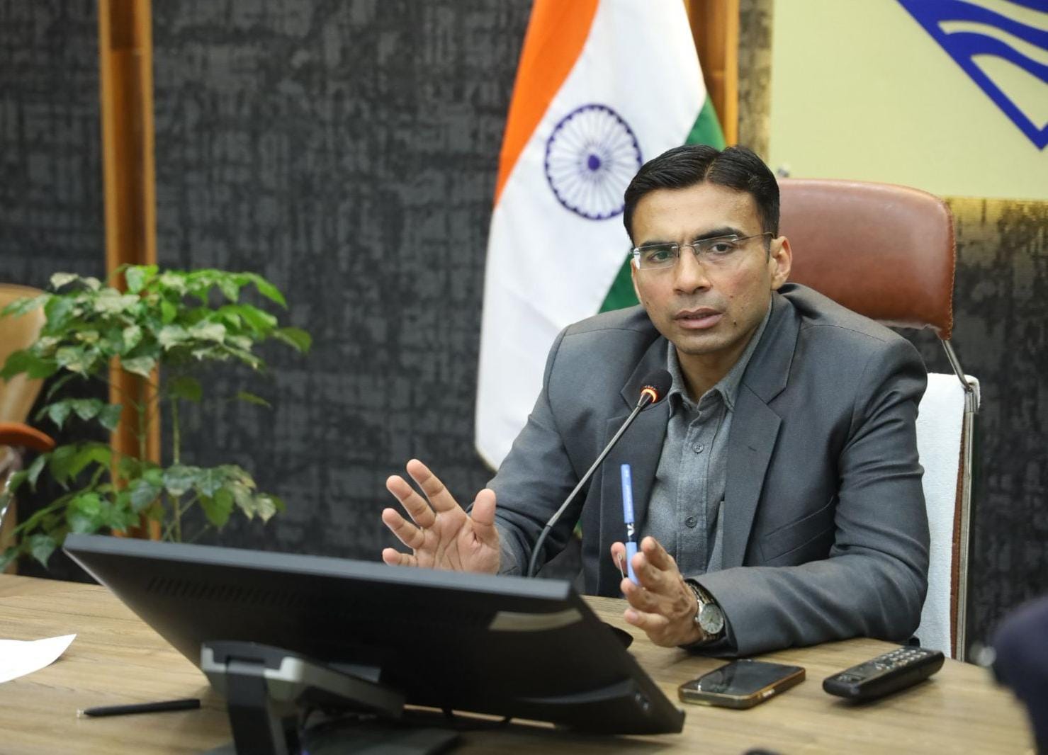 Dehradun:सिंचाई विभाग की खुली नहर में बुजुर्ग हुए चोटिल; जिला प्रशासन की क्यूआरटी ने  दर्ज कराया मुकदमा