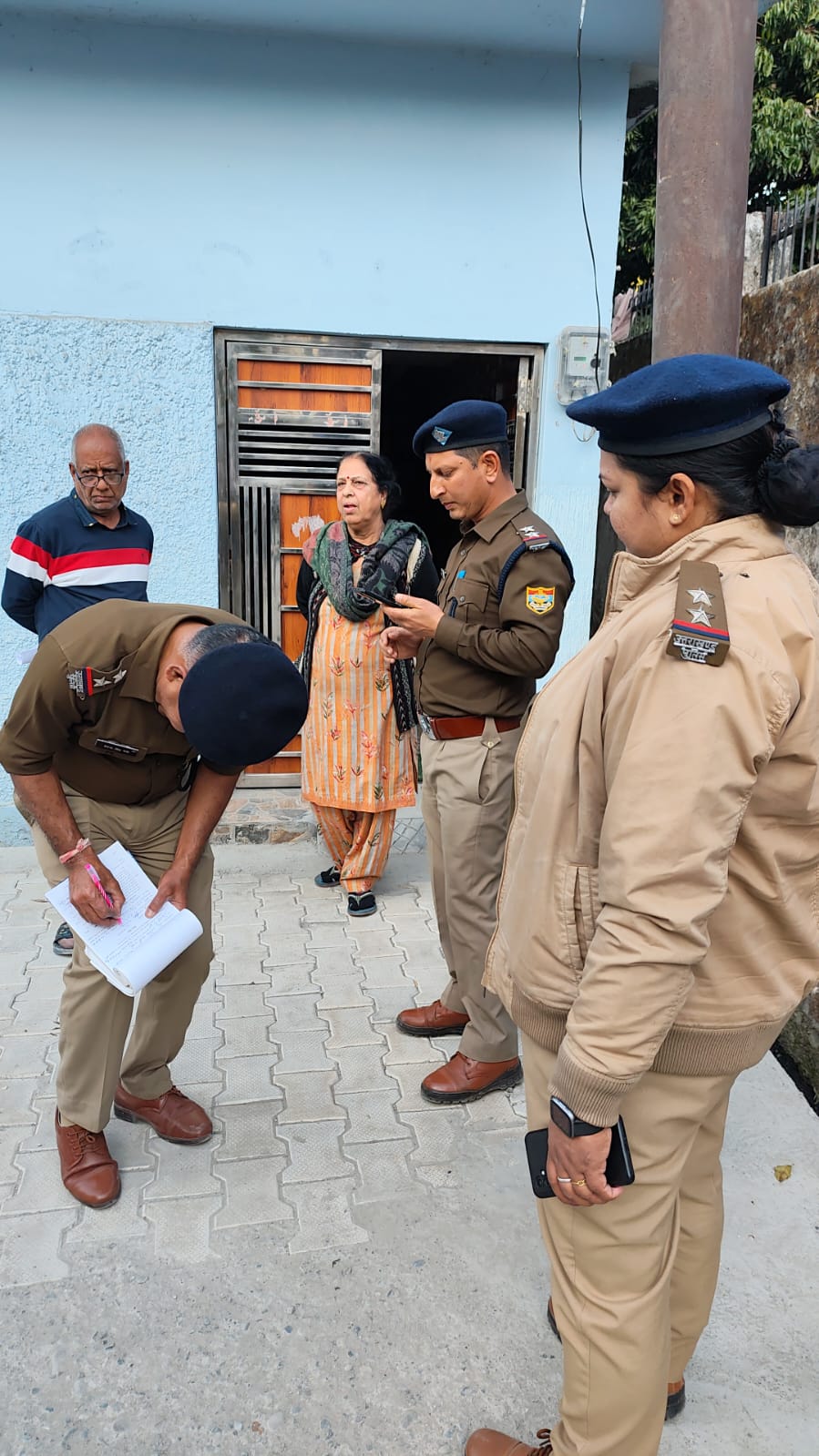 DEHRADUN:एसएसपी दून के निर्देशों पर जारी है दून पुलिस का सत्यापन अभियान