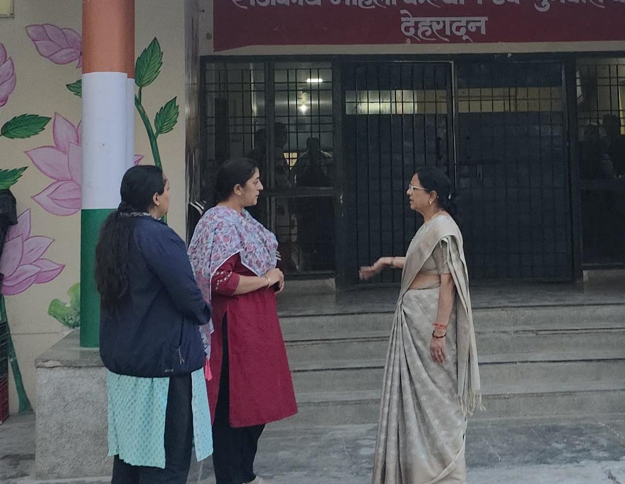 नारी निकेतन में संवासिनी की आत्महत्या मामले में महिला आयोग की अध्यक्ष ने लिया संज्ञान, जिलाधिकारी सविन बंसल को उच्चस्तरीय जांच के निर्देश.