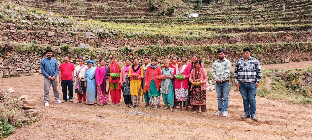 उत्तराखंड राज्य समेकित सहकारी विकास परियोजना: पाबो और पौड़ी ब्लॉक में खिलेगी ग्लेडियोलस की खुशबू.