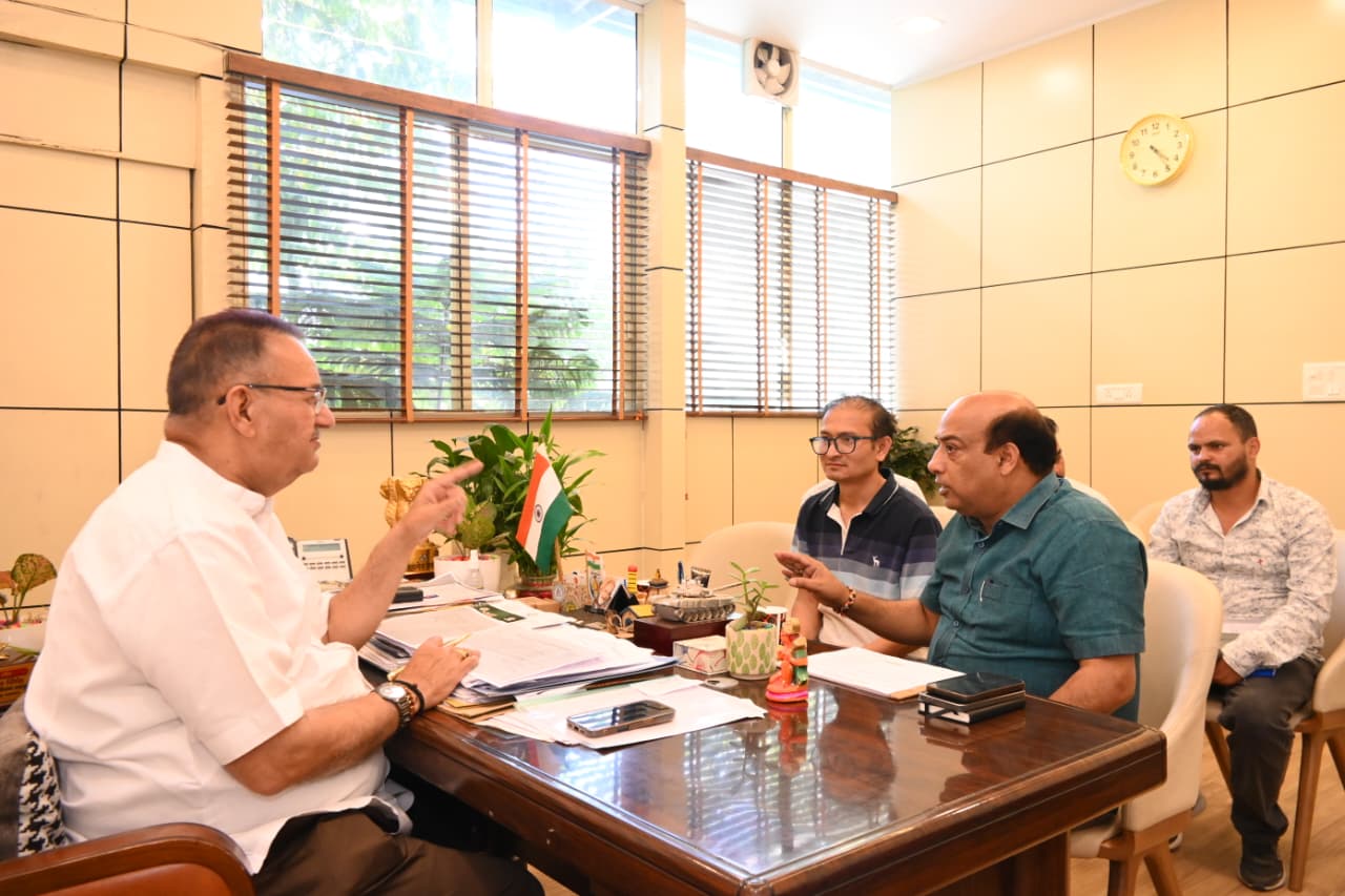 कैबिनेट मंत्री गणेश जोशी ने मसूरी विधानसभा क्षेत्र के विकास कार्यों की समीक्षा