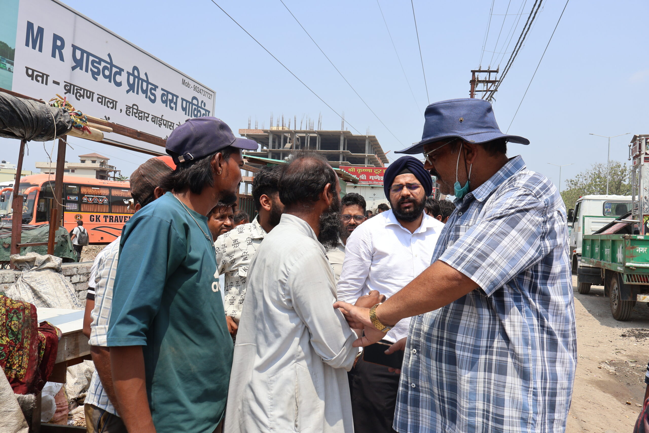 नगर आयुक्त के निर्देशों पर आईएसबीटी क्षेत्र में चला अतिक्रमण हटाओ अभियान